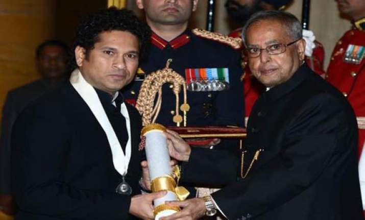 will continue to bat for india says bharat ratna sachin