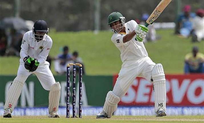 younis khan to miss last 2 odis against sri lanka