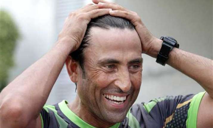 younis khan wants a recall for world cup