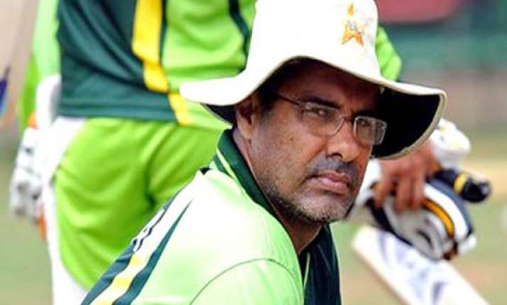 younis returns as pakistan s cricket coach