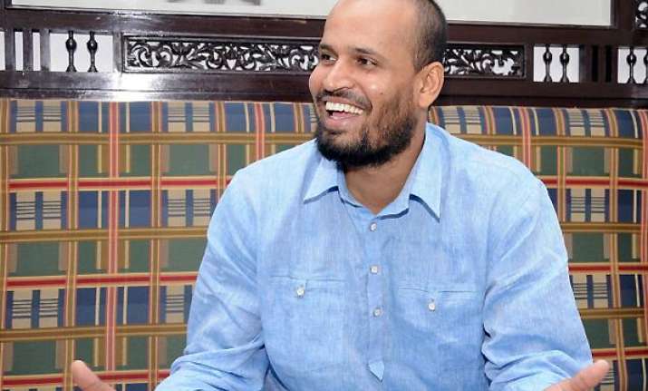 yusuf pathan exchanges engagement rings with afreen