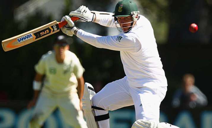 smith kallis bat safrica to a 233 run lead vs nz