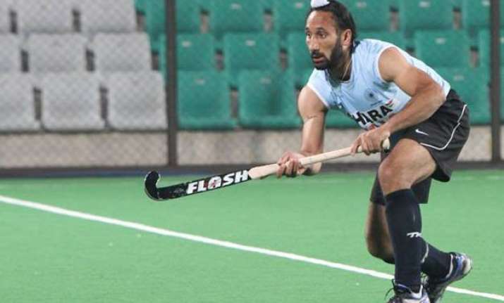 indian team needs to organize defence better sardar singh