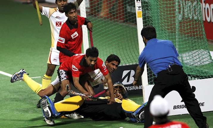 karnataka beat delhi to climb up in wsh standings