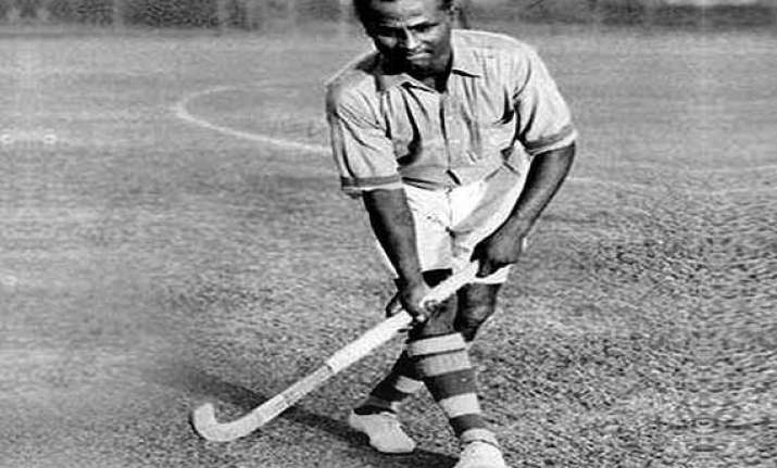 pm modi pays tribute to hockey legend dhyan chand