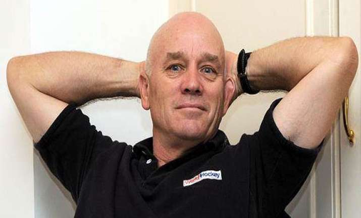 ric charlesworth to quit as australia coach in august.