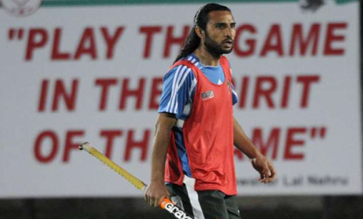 shakeel abbasi waseem ahmed dropped for azlan shah