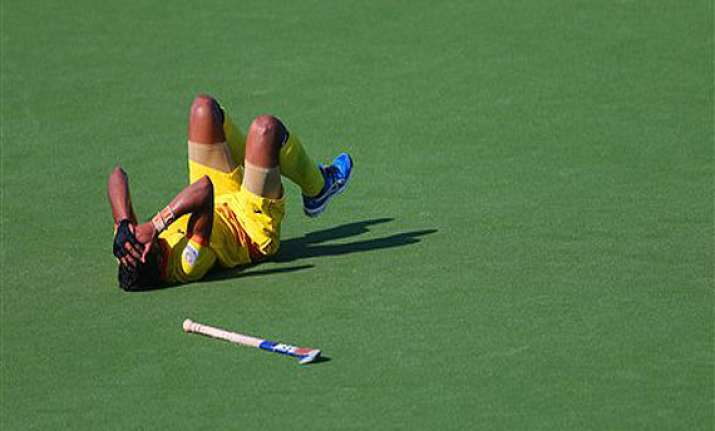 cwg 2014 indian hockey team loses 2 4 to australia