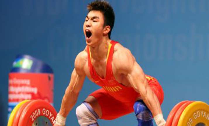 chinese lifter breaks world record