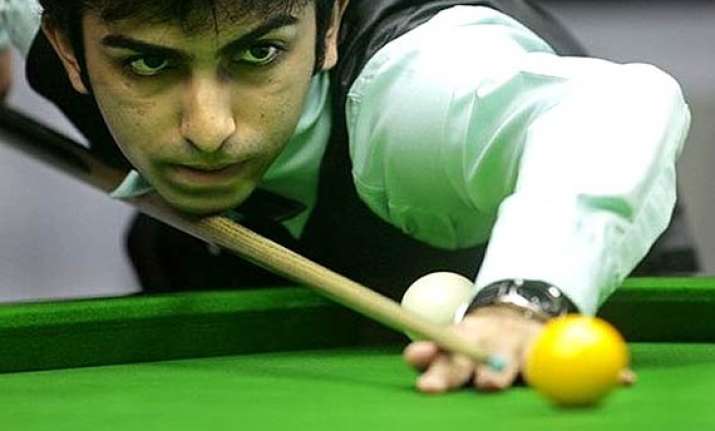 cueist pankaj advani goes down to robbie williams