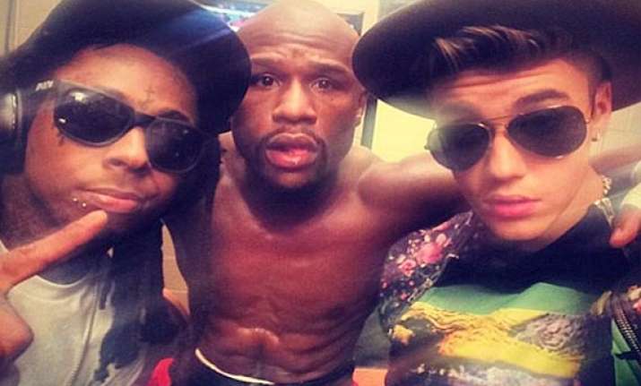 floyd mayweather had the support of justin bieber during
