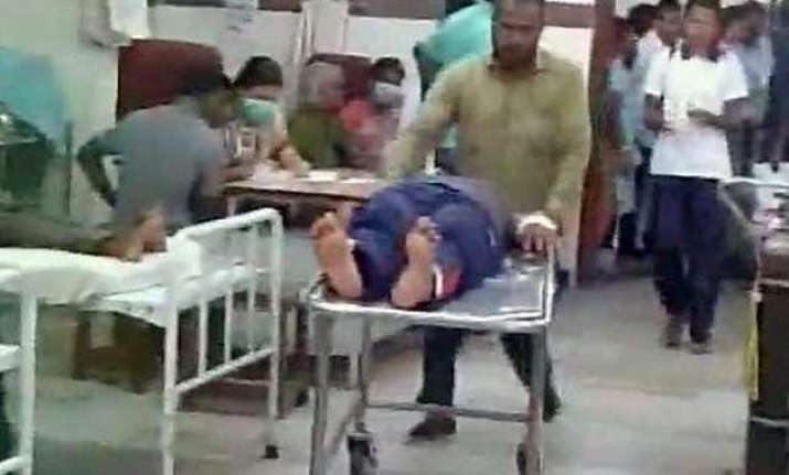 sai hands over rs 5 lakh cheque to family of deceased