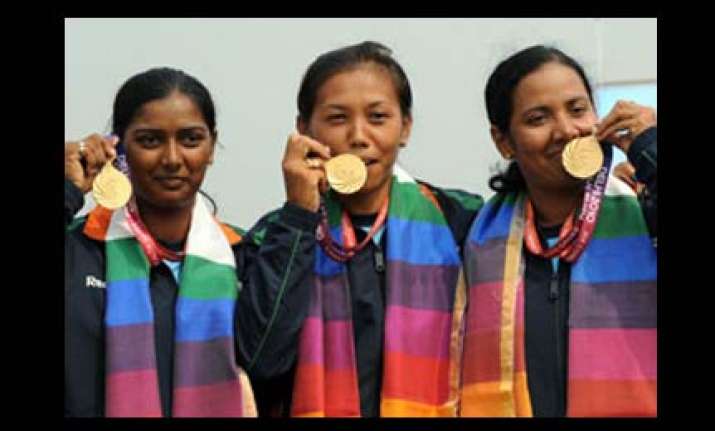 english official abuses indian archery coach