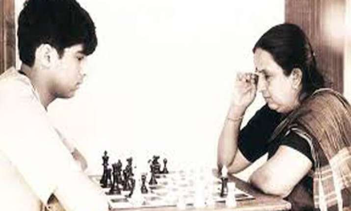 viswanathan anand s mother passes away