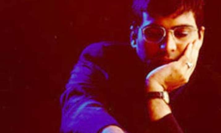 anand beats karpov twice clinches four game series