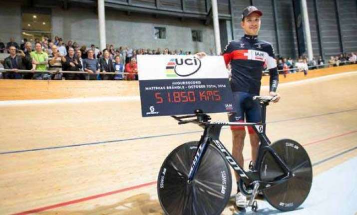 austrian cyclist sets new world hour record