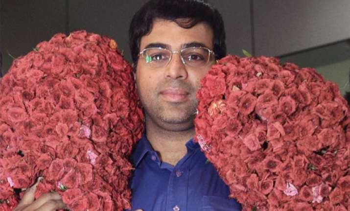 jaya hands over rs 2 crore to viswanathan anand