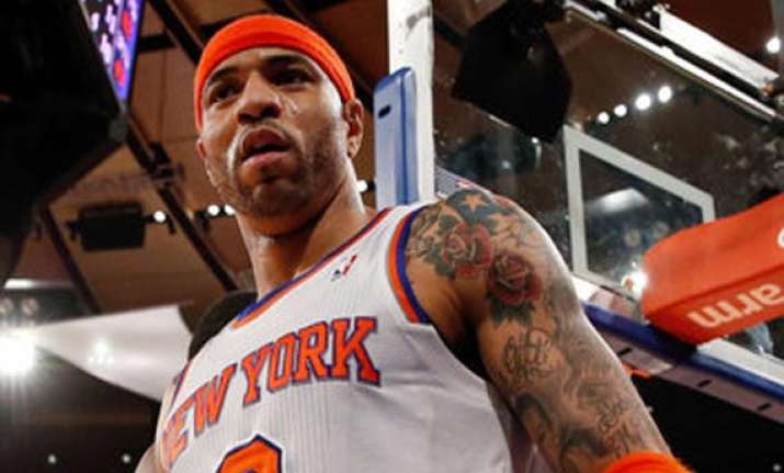 knicks retain kenyon martin
