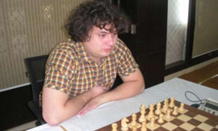 korobov stays in lead sasikiran beats gupta