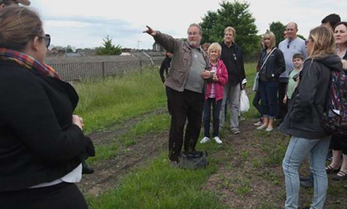 london walking tours offer peek at olympic park