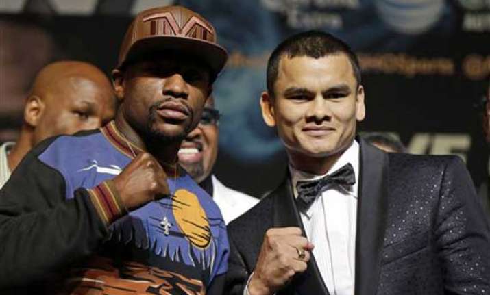 mayweather works hard to sell 32 million payday
