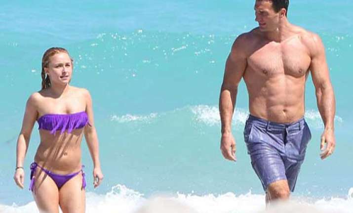 meet tiny hayden girl friend of giant heavyweight champion