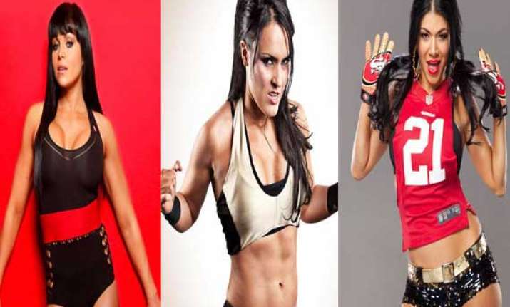 women wrestlers who can kick you out of ring