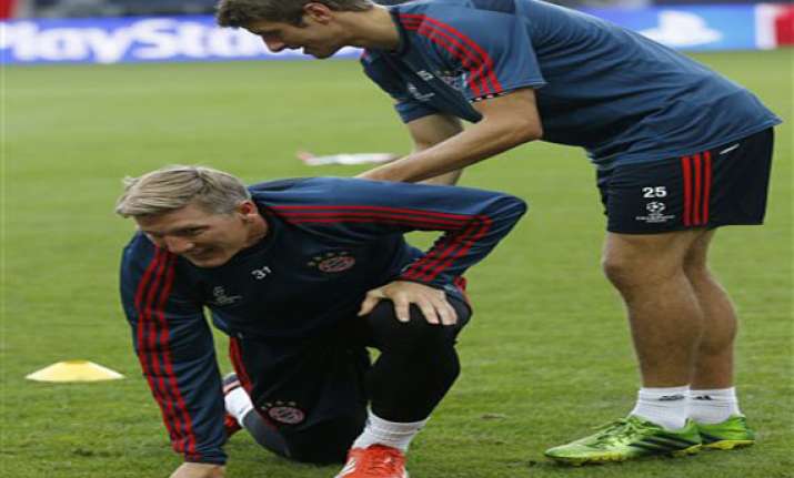 ankle injury rules schweinsteiger out for germany
