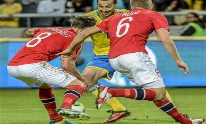 argentina beats italy 2 1 in friendly match