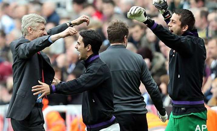 arsenal into champions league ferguson bows out