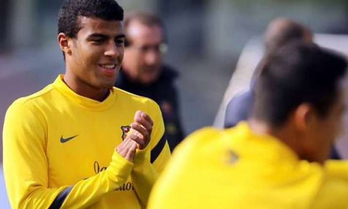 barcelona signs emerging talent rafinha until 2014