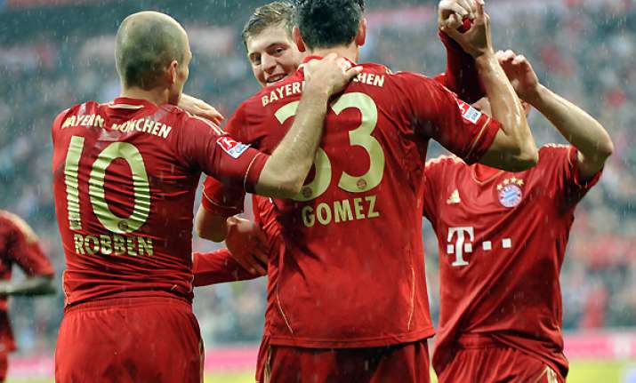 bayern beats hannover 2 1 in bundesliga