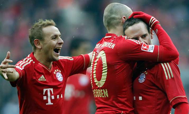 bayern beats schalke 2 0 in bundesliga