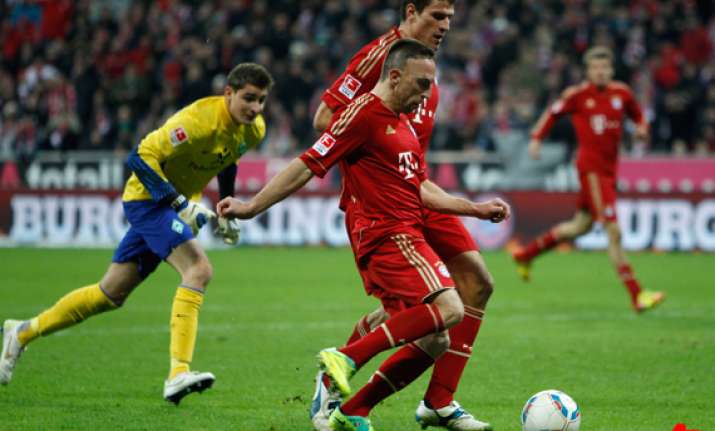 bayern overcomes ribery red to beat cologne 3 0