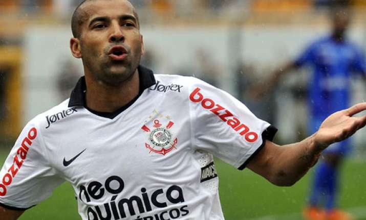 brazilian player criticized for photo of kiss