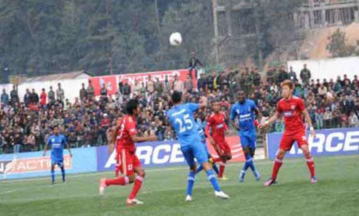 churchill brothers lost to lajong in i league