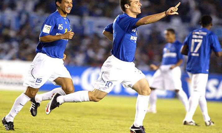 cruzeiro loses 2nd in a row in brazilian league