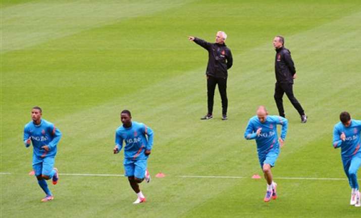 dutch need more lef to avoid euro 2012 exit