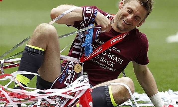 england goalkeeper green to join qpr from west ham