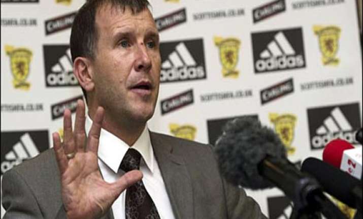 english fa calls on fifa to postpone election