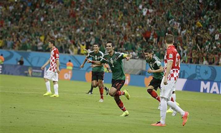 fifa world cup mexico beats croatia 3 1 advances next round