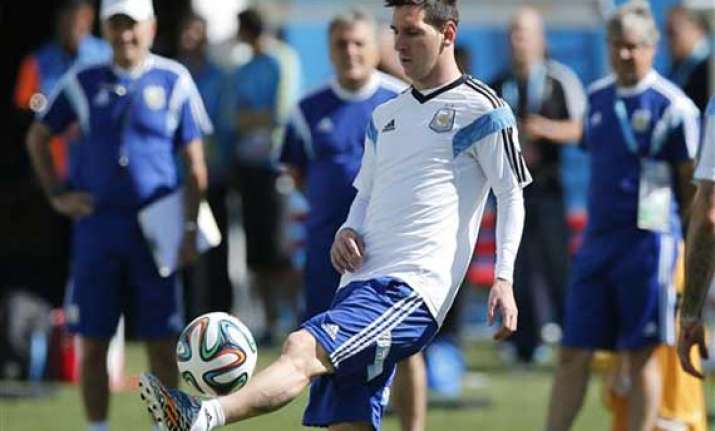 fifa world cup messi back in action us vs belgium