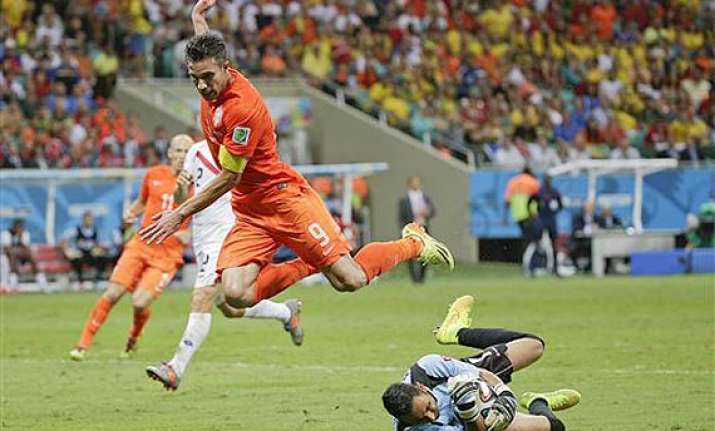 fifa world cup navas keeps netherlands scoreless at halftime