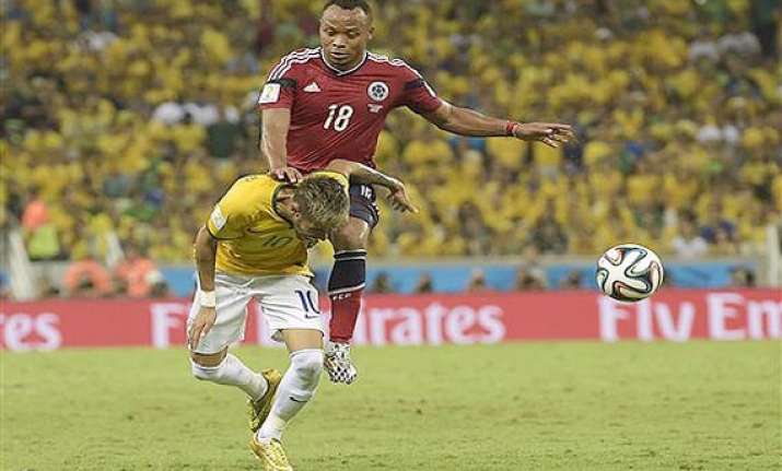 fifa world cup juan zuniga apologizes to neymar for tackle