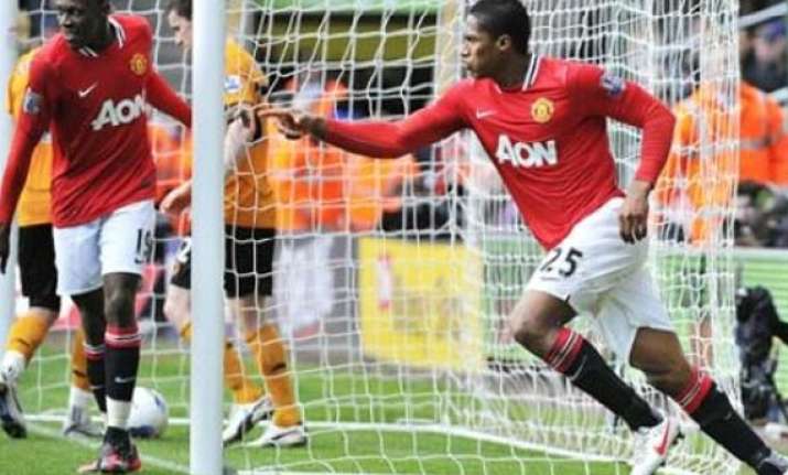 five star man united hammer wolves to extend epl lead