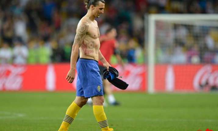 ibrahimovic promises to continue sweden career