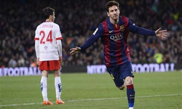 messi suarez score as barca wins real s ronaldo hits 37th