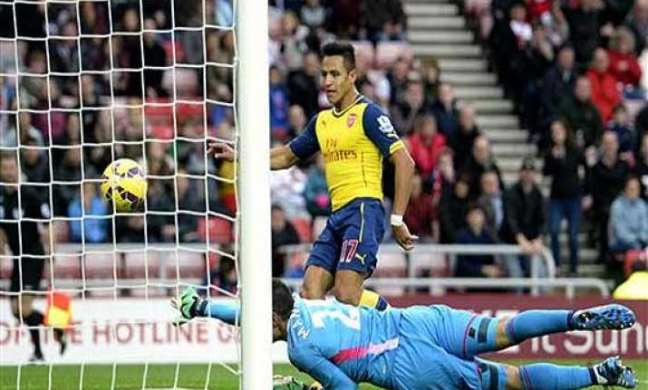 epl arsenal beats sunderland 2 0 with sanchez brace