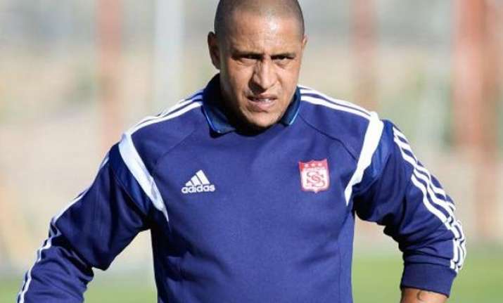 roberto carlos to manage delhi team in indian super league