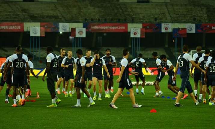 top placed kolkata square off against kerala in isl